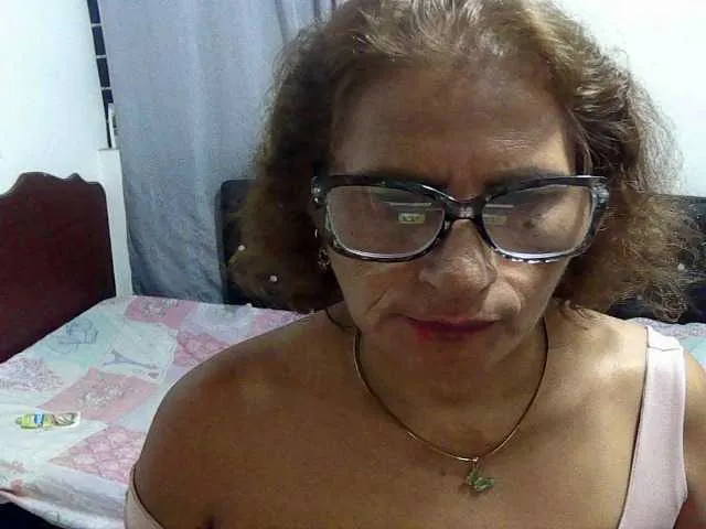 Live sex webcam photo for charrysexy #276623436