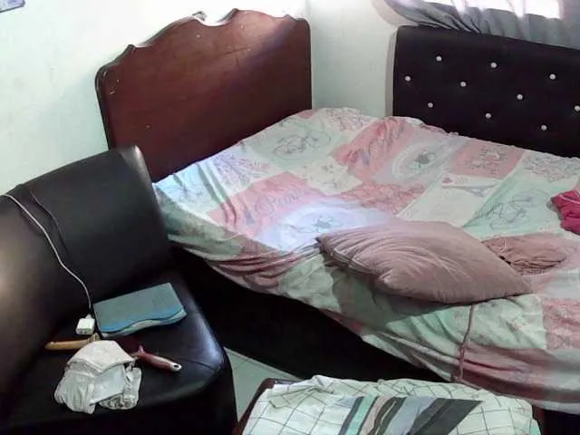 Live sex webcam photo for charrysexy #276857654