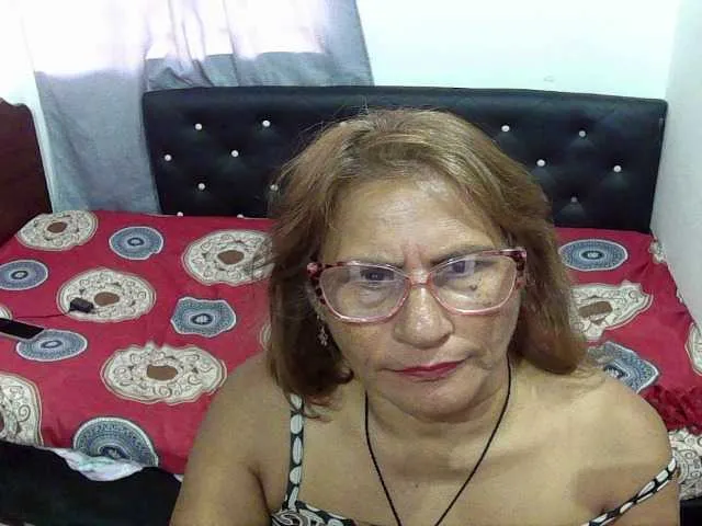 Live sex webcam photo for charrysexy #277310447