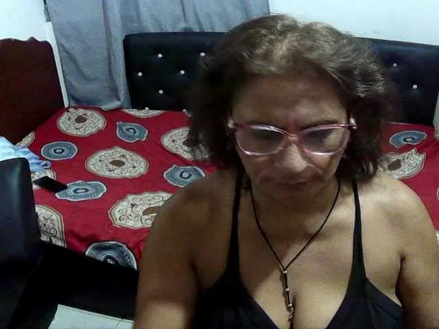 Live sex webcam photo for charrysexy #277403485