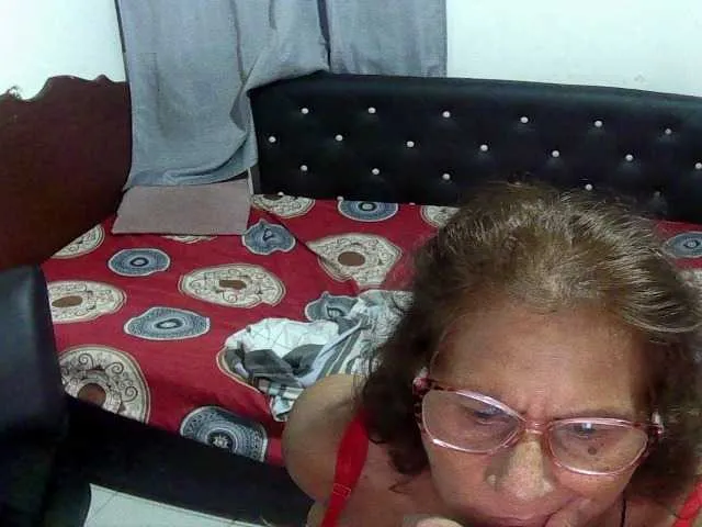 Live sex webcam photo for charrysexy #277432115