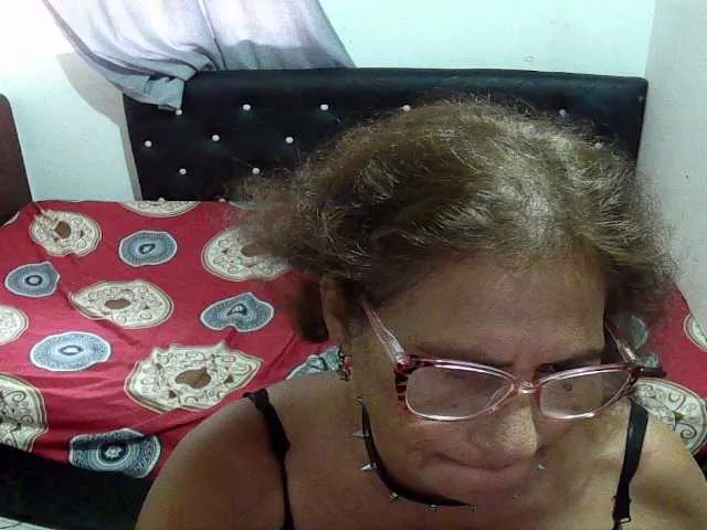 Live sex webcam photo for charrysexy #277495055