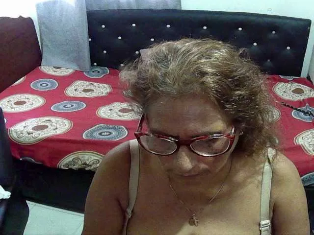 Live sex webcam photo for charrysexy #277889390