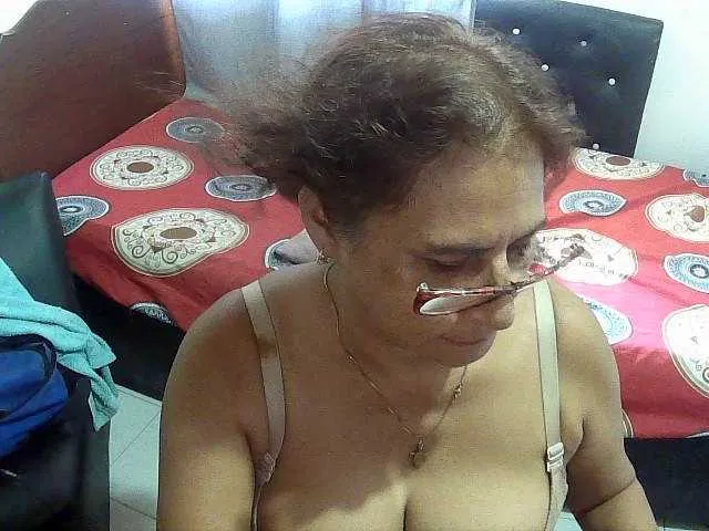 Live sex webcam photo for charrysexy #278033094