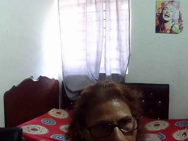 Live sex webcam photo for charrysexy #278240584