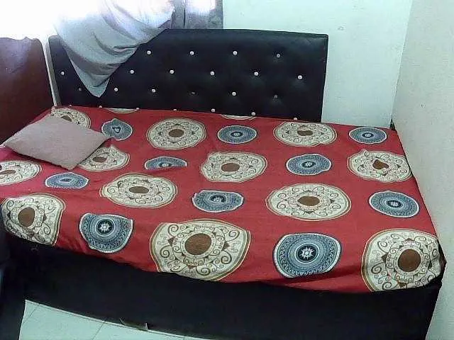 Live sex webcam photo for charrysexy #278262915