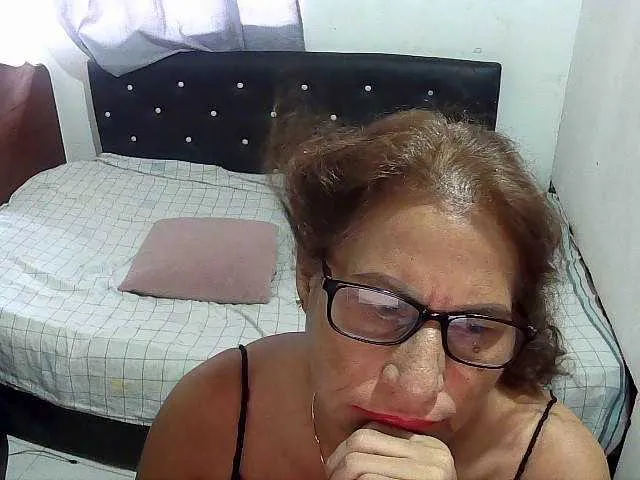 Live sex webcam photo for charrysexy #278936426