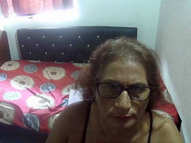 Live sex webcam photo for charrysexy #289380280