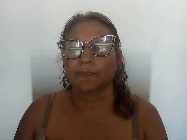 Live sex webcam photo for charrysexy #292215400