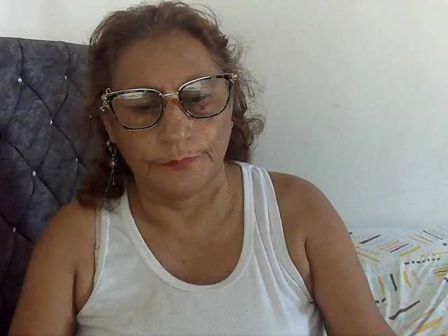 Live sex webcam photo for charrysexy #292236939