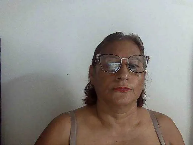 Live sex webcam photo for charrysexy #292370199