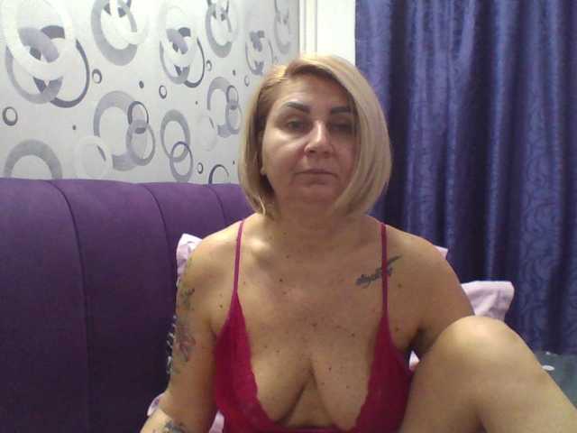 Live sex webcam photo for chaudeevely #272740706