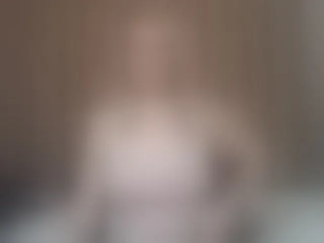 Live sex webcam photo for chaudeevely #292998678