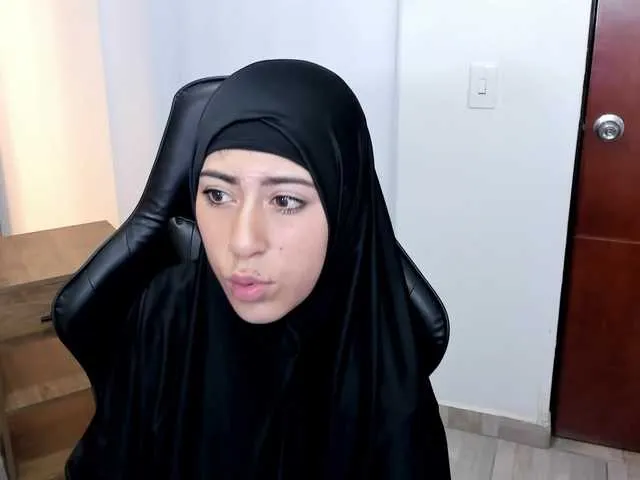 Live sex webcam photo for chaymae-nax #290706641