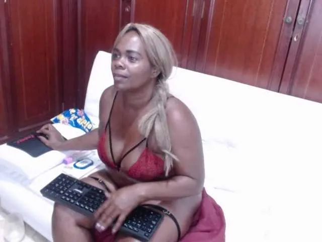 Live sex webcam photo for chaynastonne #273569500