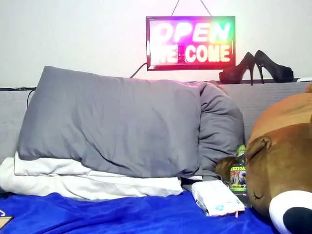 Live sex webcam photo for cheaptipmenu #274439825