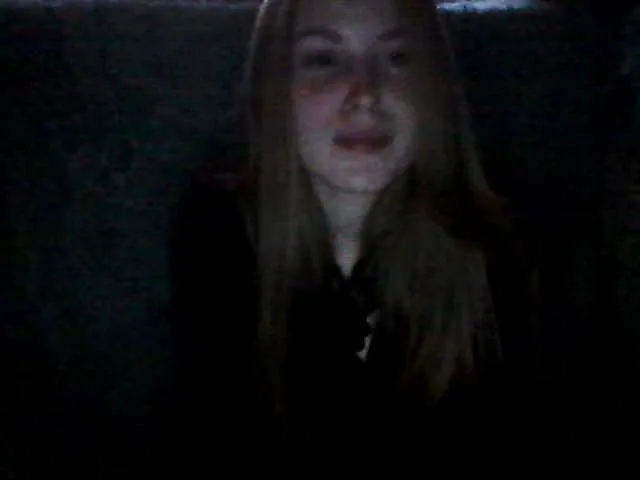 Live sex webcam photo for cheeerryyy1 #273516827