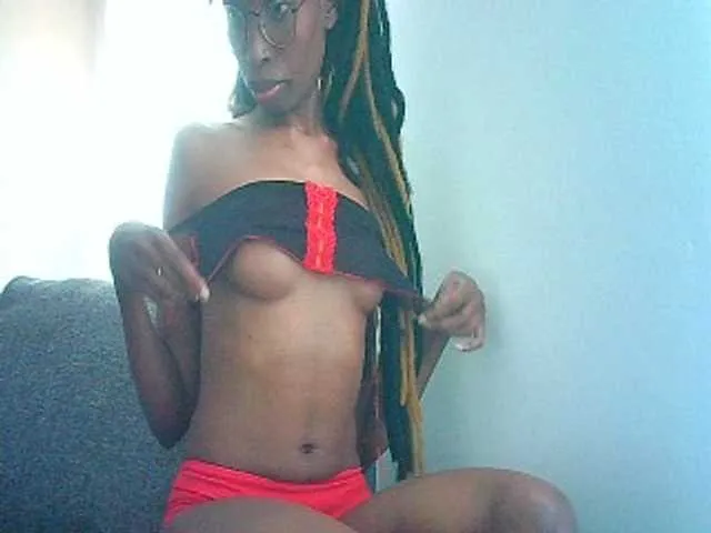 Live sex webcam photo for cheekyliz #272042315