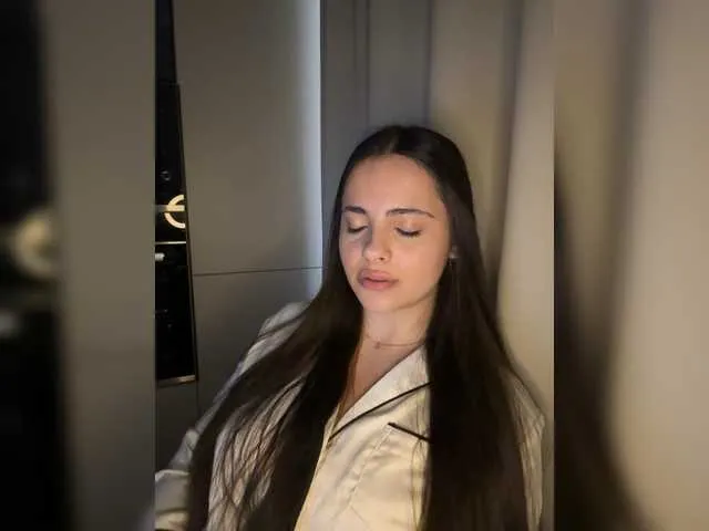 Live sex webcam photo for cherry-girl- #291818941