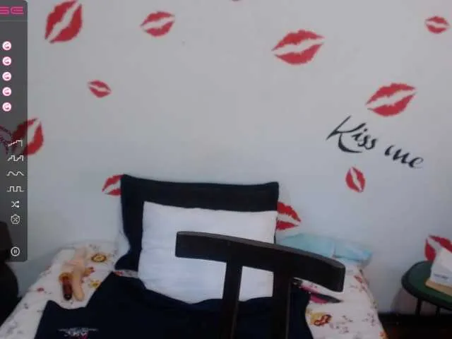 Live sex webcam photo for cherry-spit #274460563