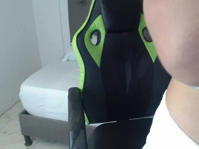 Live sex webcam photo for cherry-xoxo #277438979