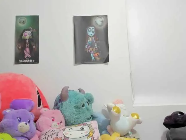 Live sex webcam photo for cherry2910 #292125055