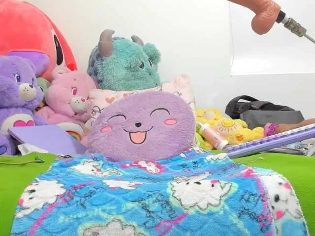 Live sex webcam photo for cherry2910 #292324822