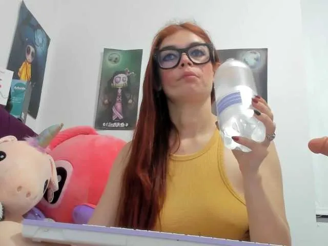 Live sex webcam photo for cherry2910 #293558753