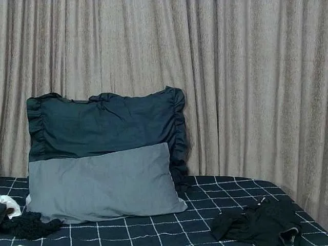 Live sex webcam photo for cherryindian4u #290327291