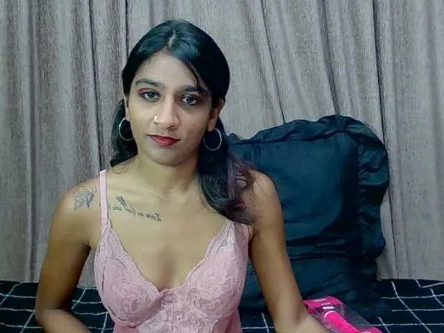 Live sex webcam photo for cherryindian4u #290366144