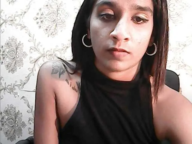 Live sex webcam photo for cherryindian4u #290465246