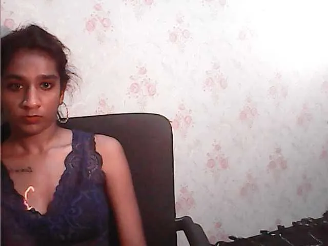 Live sex webcam photo for cherryindian4u #290674168