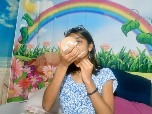 Live sex webcam photo for cherryindian4u #290825947