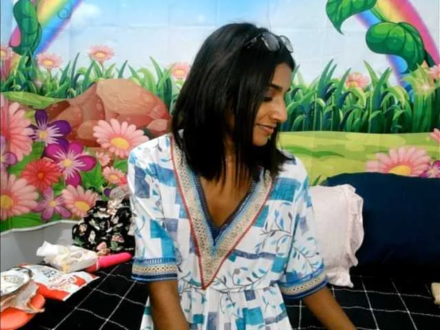Live sex webcam photo for cherryindian4u #290846585