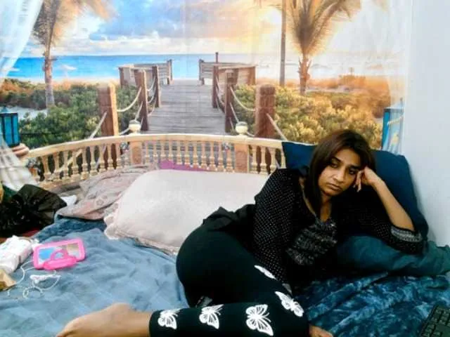 Live sex webcam photo for cherryindian4u #291411038