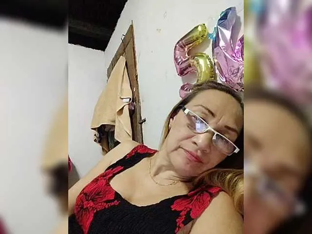 Live sex webcam photo for cherrywhite03 #290042571