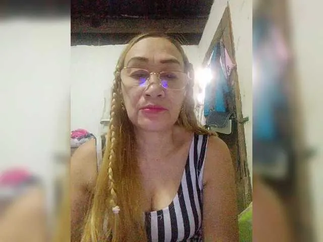 Live sex webcam photo for cherrywhite03 #291115924