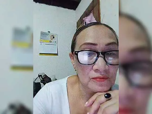 Live sex webcam photo for cherrywhite03 #291471895