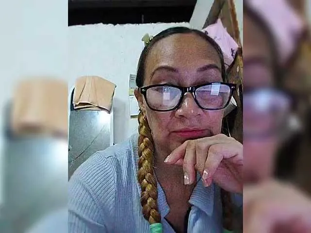 Live sex webcam photo for cherrywhite03 #291526432