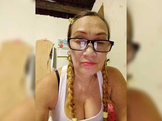 Live sex webcam photo for cherrywhite03 #291931519