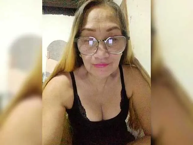 Live sex webcam photo for cherrywhite03 #292445829