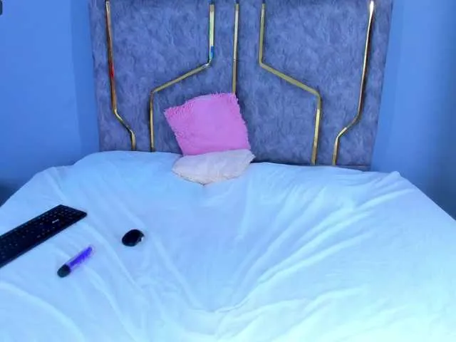 Live sex webcam photo for ChleoWild #276435927