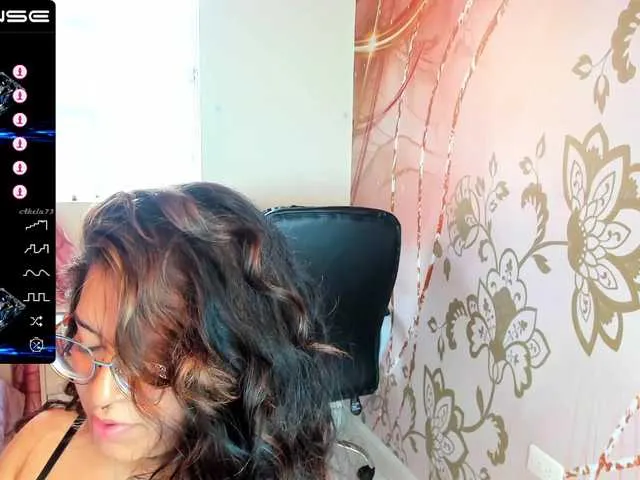Live sex webcam photo for chloe-bonnet #275676718