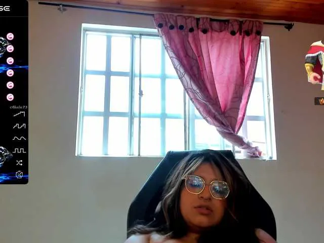 Live sex webcam photo for chloe-bonnet #276235162