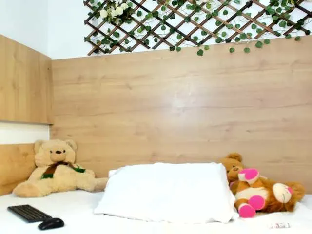 Live sex webcam photo for chloe-evans #272903996