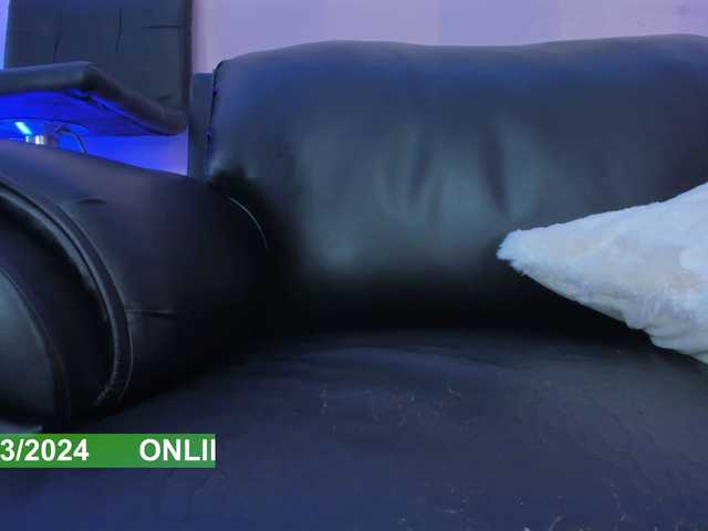 Live sex webcam photo for chloe-foxboet #277551948