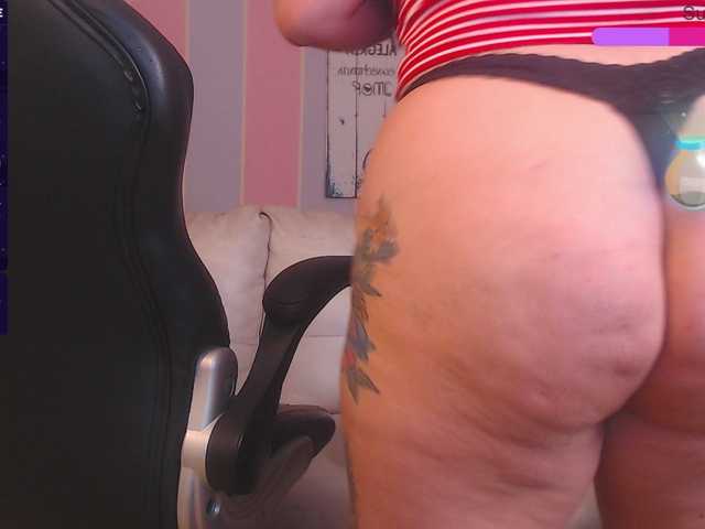 Live sex webcam photo for chloe-rosse #272078735