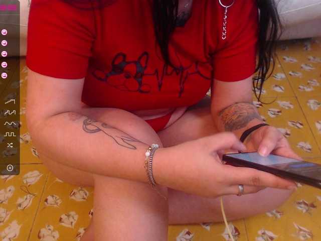 Live sex webcam photo for chloe-rosse #272313975