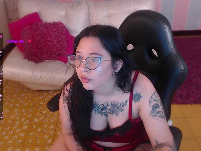 Live sex webcam photo for chloe-rosse #272838268