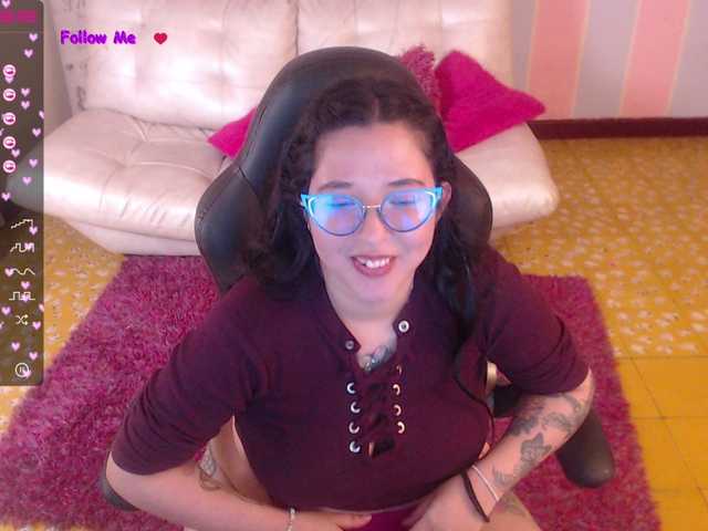 Live sex webcam photo for chloe-rosse #272977149